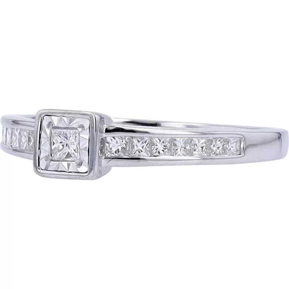 10K Yellow Gold Princess Cut Engagement Ring - 0.30 Carat Total Diamond Weight