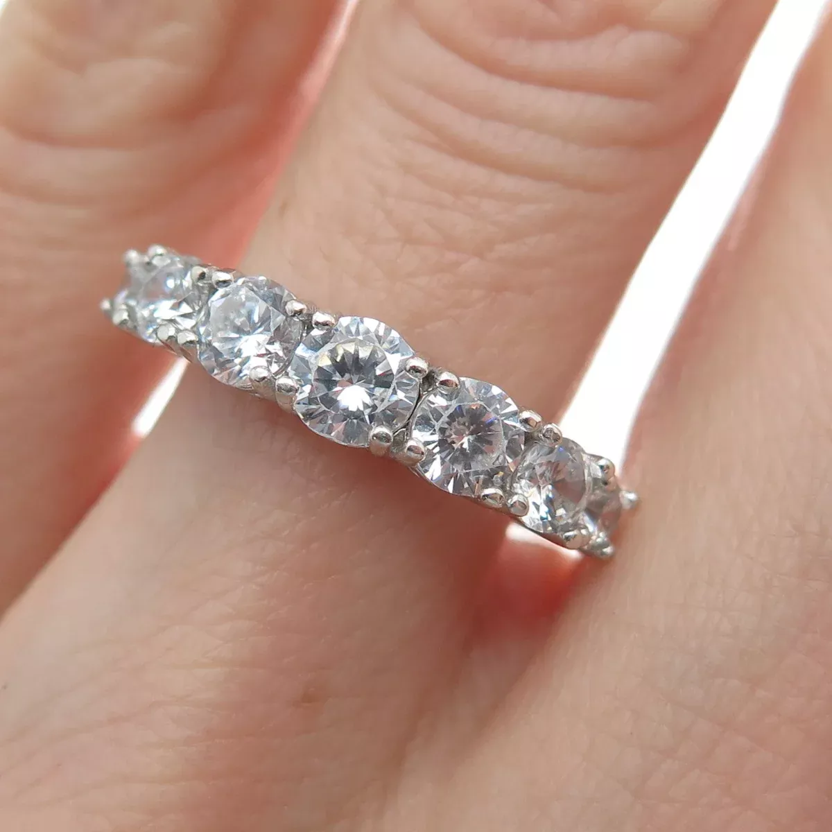 925 Sterling Silver IBB Round-Cut Shaped C Z Ring Size 7.25